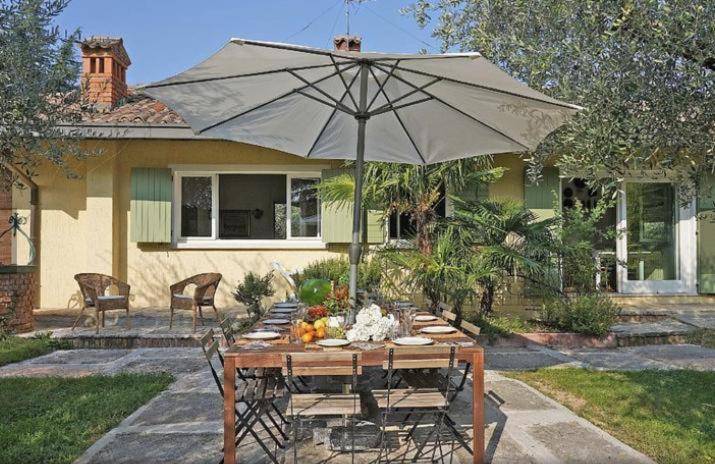 Villa Sweet Flower - With Private Pool And Garden Манерба-дель-Гарда Екстер'єр фото